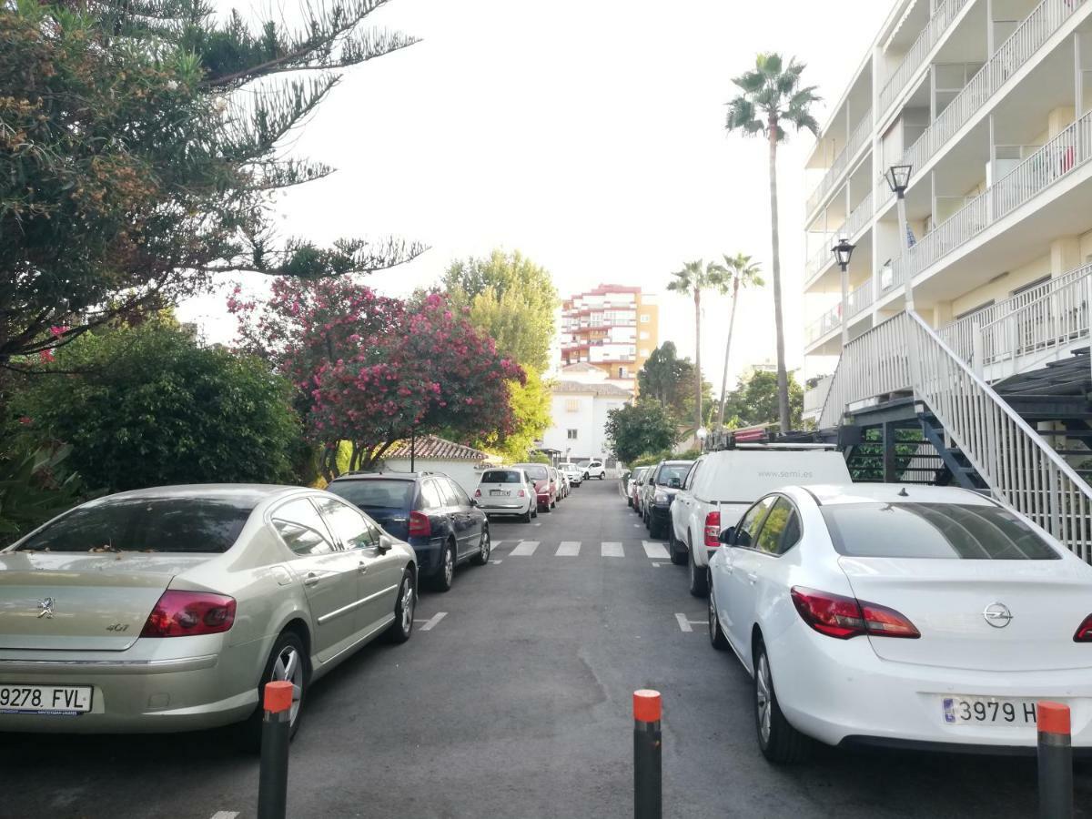 Carihuela Park Palace Apartment Torremolinos Exterior photo